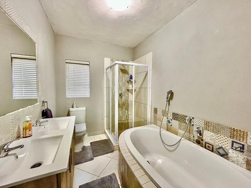 7 Bedroom Property for Sale in Melodie North West